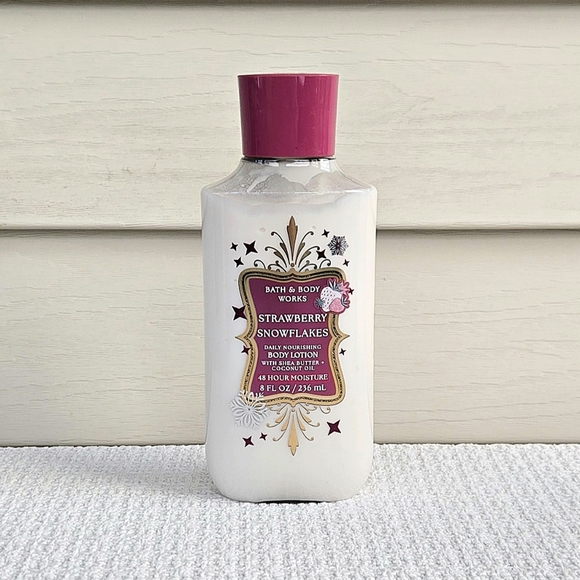 Bath & Body Works Strawberry Snowflakes Body Wash & Lotion Set - 10 oz. & 8 oz. - Picture 4 of 5